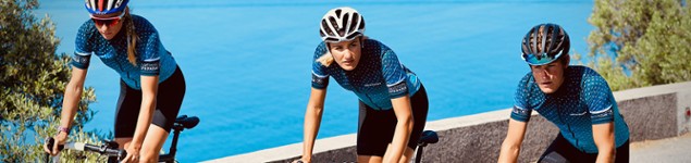 Triathlètes mer