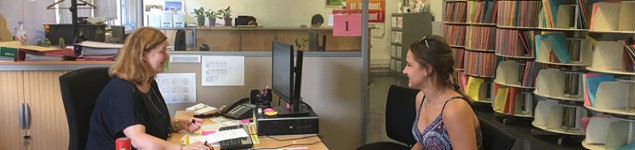 Étudiant au bureau scolarité